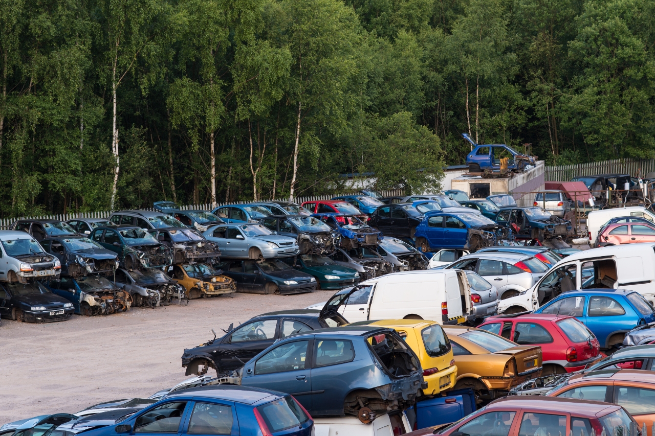 Scrapyard Secrets: How to Find Hidden Gems for Your Car